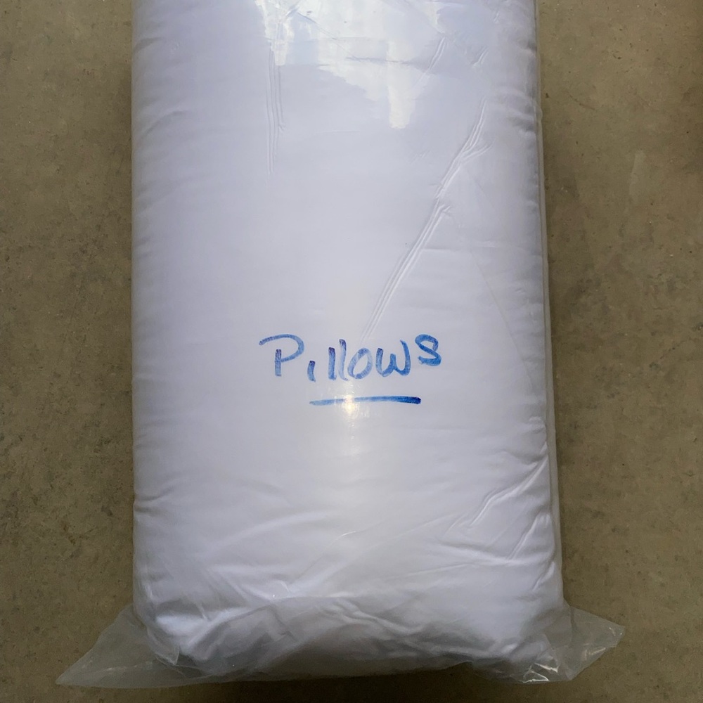 White Bedding Pillow Set